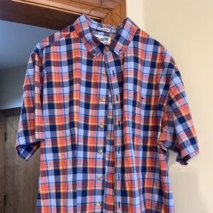 Short sleeved men’s button down shirt